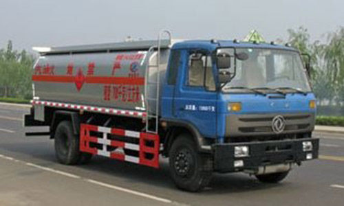 程力威牌CLW5161GYYT4型运油车